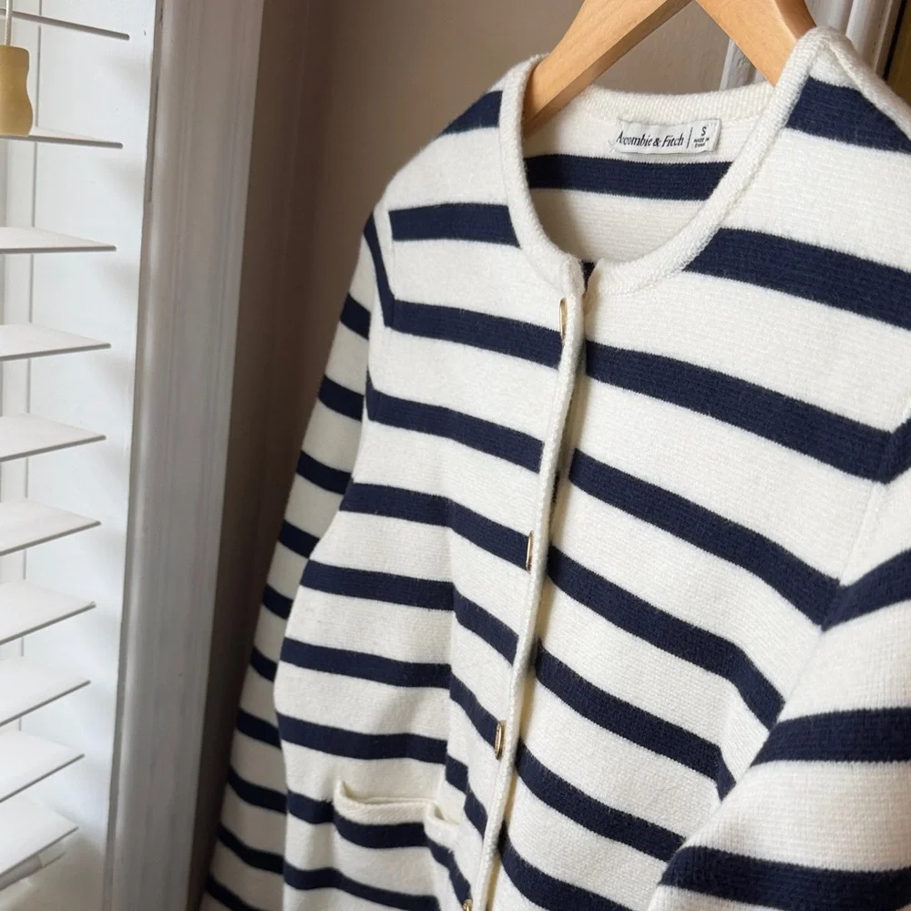 Abercrombie LuxeLoft Crew Sweater Jacket - Picture 5 of 9